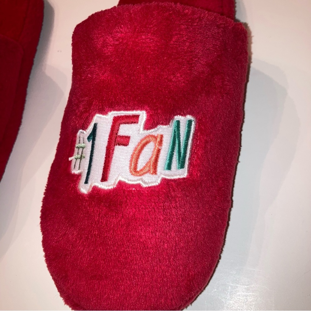 NEW Hallmark Red Women's Slippers Cozy Christmas Holiday Shoes 7 - Picture 4 of 16